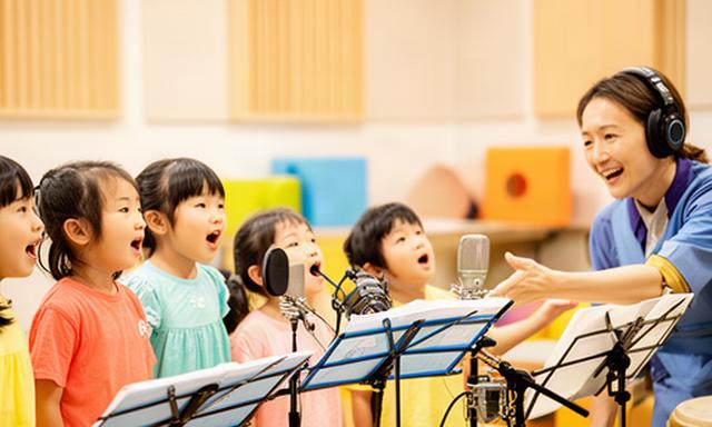 宜野湾市の保育園で子どもたちが歌う園歌のレコーディング制作事例